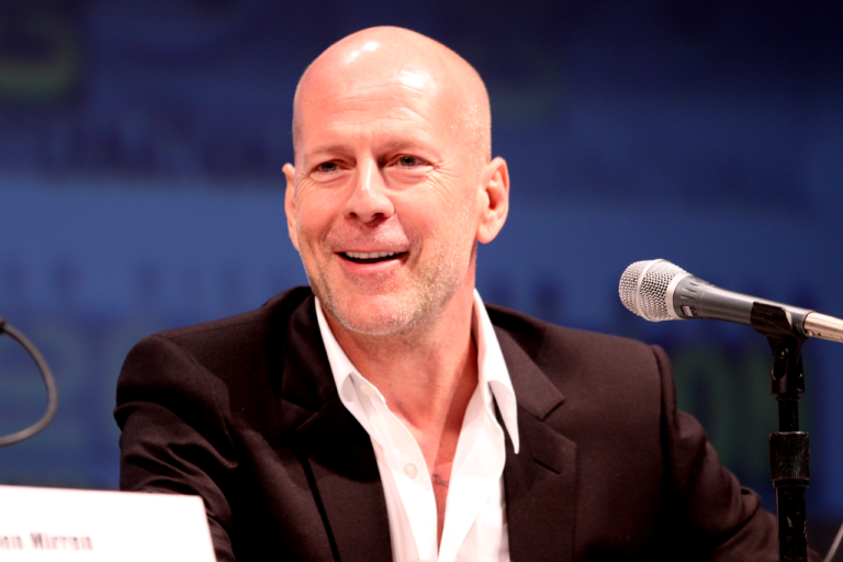Read more about the article Afazja. Z czym w rzeczywistości zmaga się Bruce Willis?